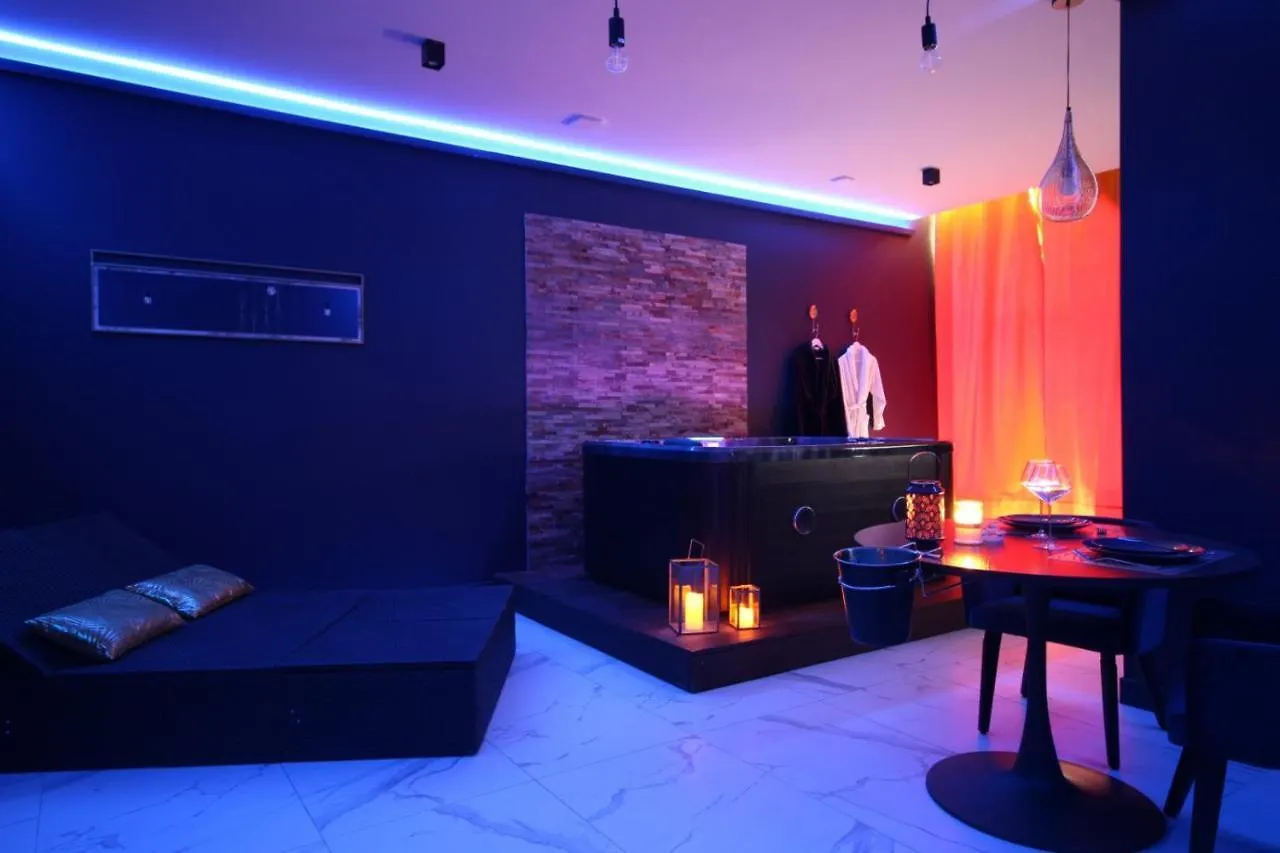 Suite Blue Jacuzzi Le Breuil  France